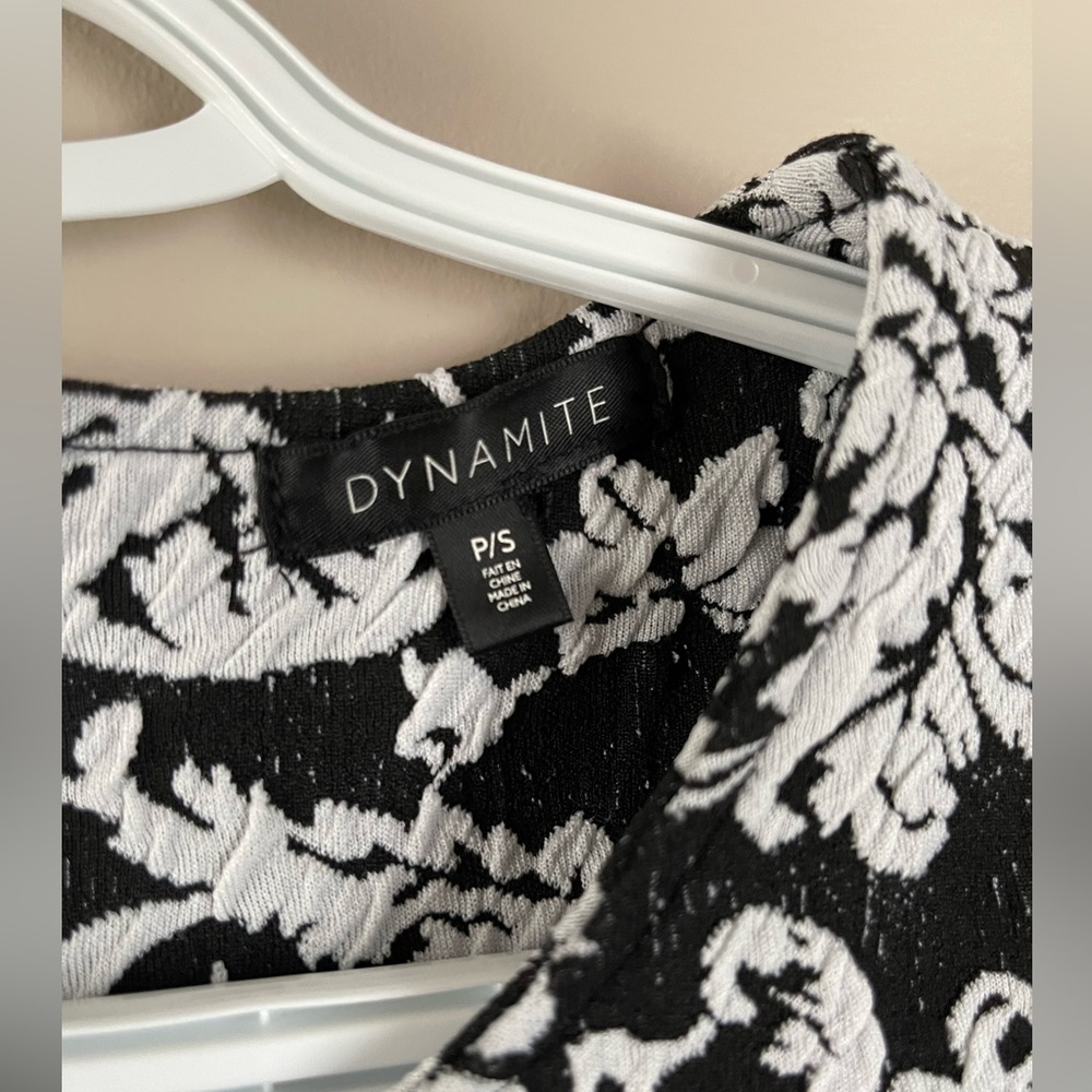 Dynamite Jacquard Peplum Top - Picture 4 of 6